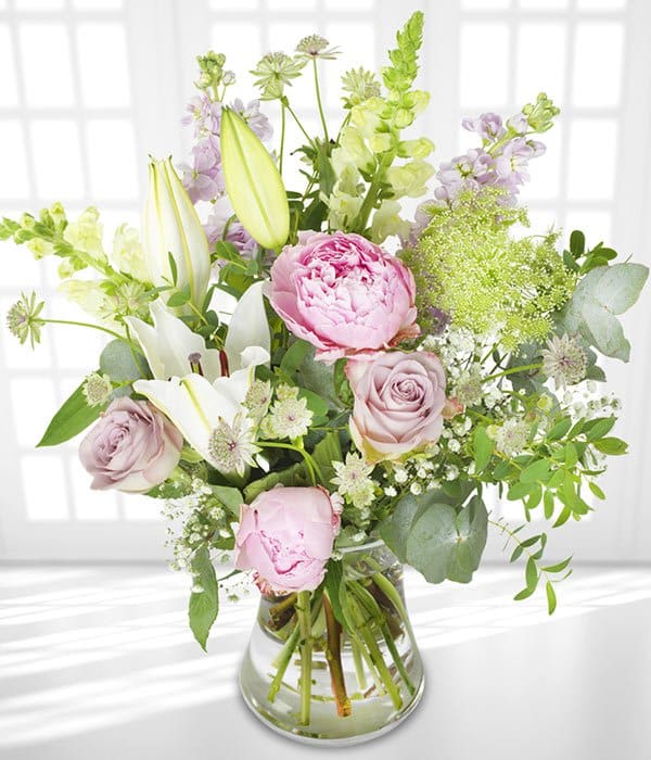 the_flower_shop_bury_florist_wedding_funeral_plants_gifts_valentines_roses_tulips_birthday_arrangement_5